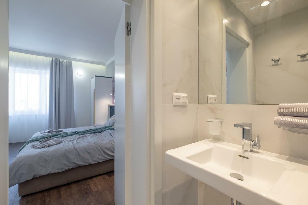 Vitosha Blvd 3-Bedroom, 2-Bathroom Lux Suite Sófia Exterior foto
